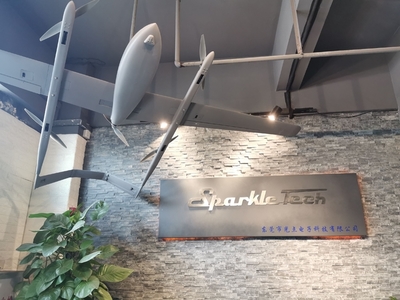 品质优先,服务至上-无人机万里行走进光点科技